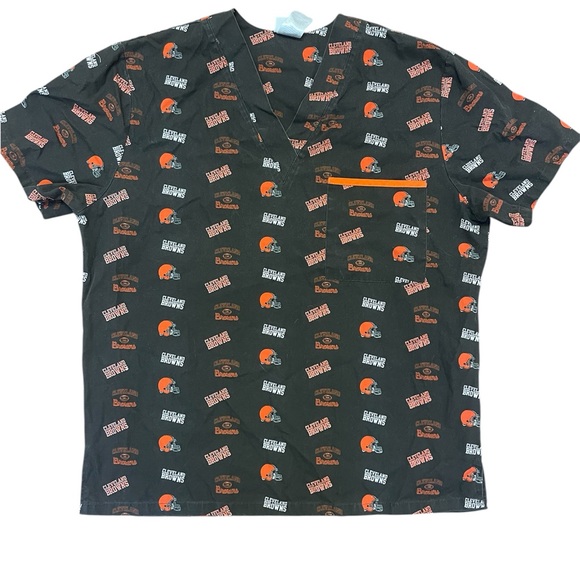 NFL unisex Cleveland Browns Repeat Logo Scrub Top. - Picture 1 of 3